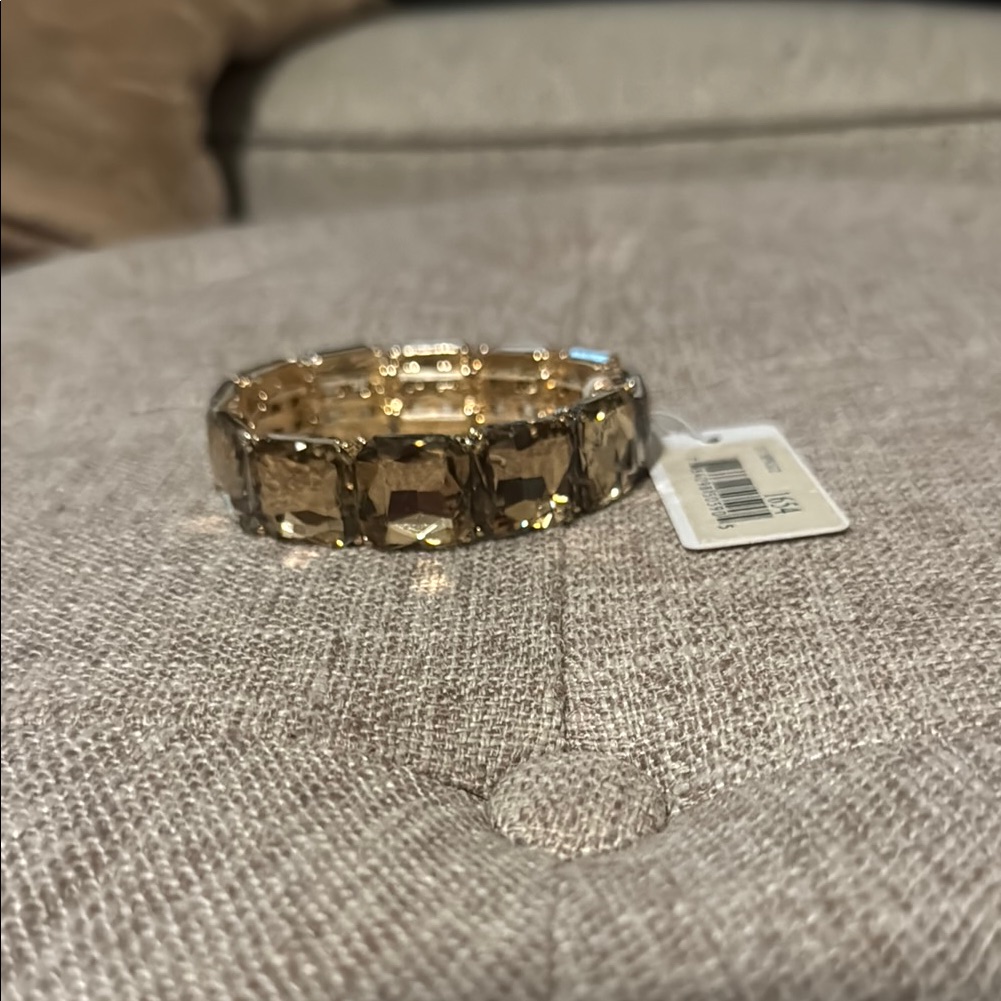 Elegant Gold Bracelet